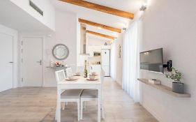 Lovely And Bright Apartment In The Heart Of Banyoles