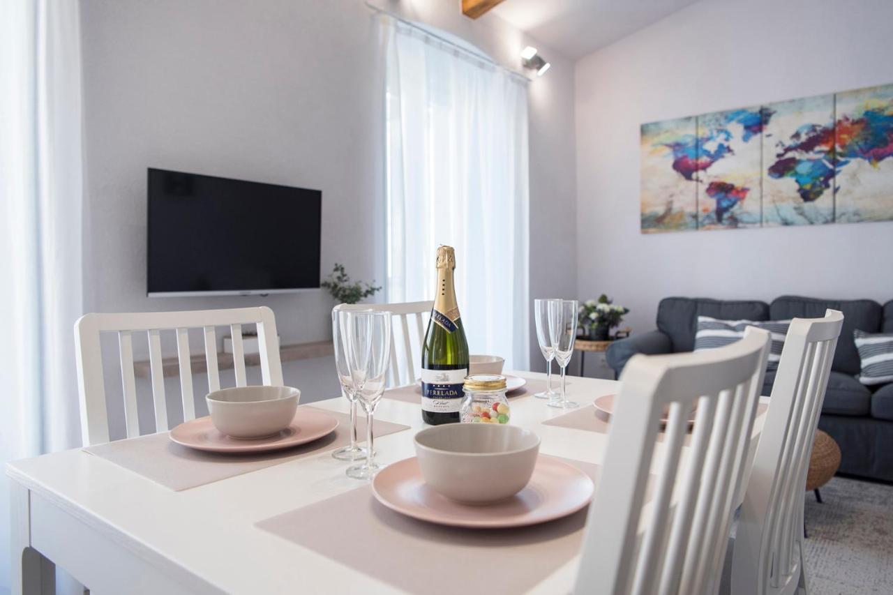 Lovely And Bright Apartment In The Heart Of Banyoles Extérieur photo
